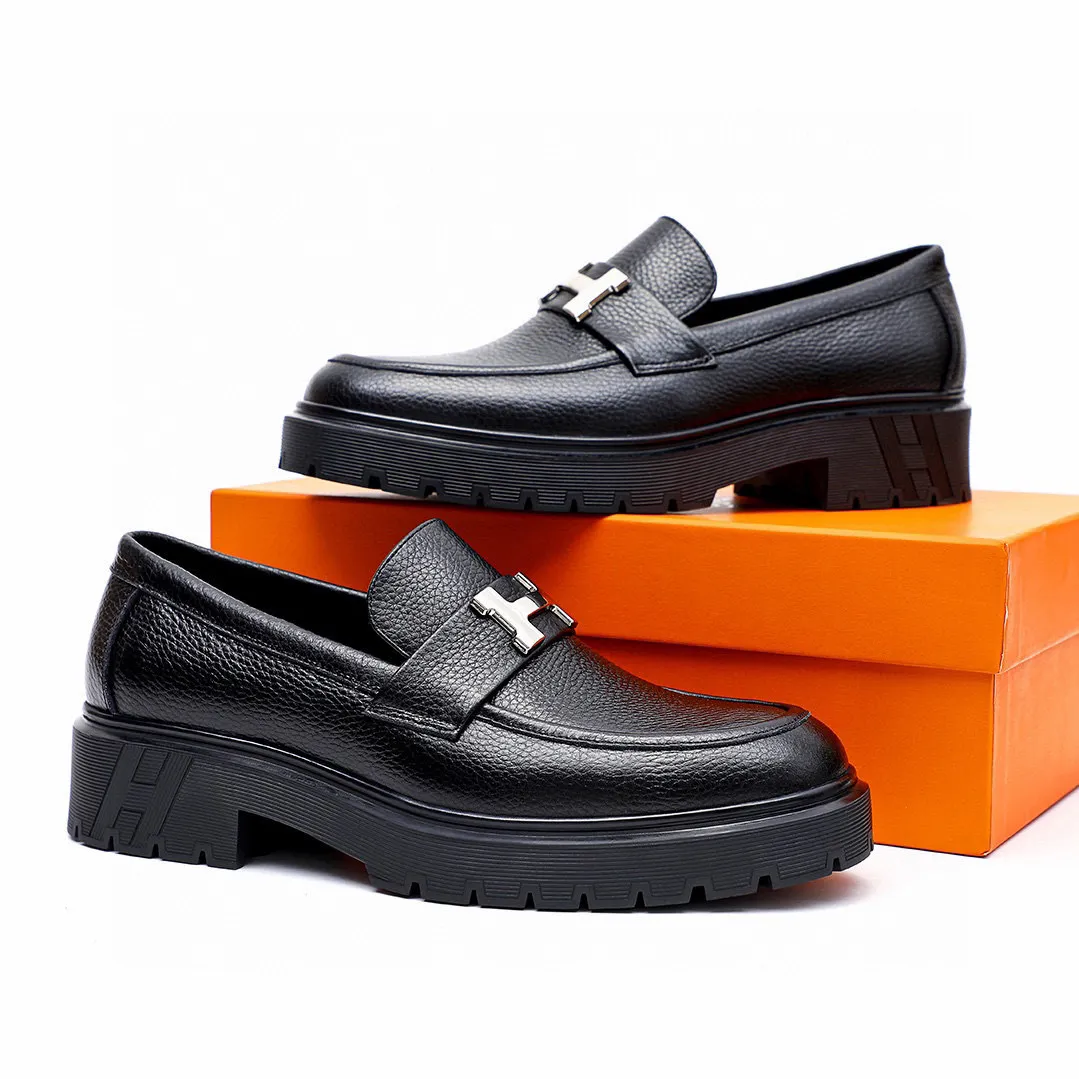 Men's shoes 💰680 💐[HERMES] popular men's shoes counter original items! The world's top brands...Luxury quality...//Fashion and high-end footwear 👍💪🏻...give you a low-key luxury comfort experience👍. The upper is made of pure Italian-imported original top-layer pebbled cowhide. Sweat-absorbent cowhide leather lining. Comfortable and breathable. The original rubber-plastic flower foam light outsole is high-end and classy. Luxurious and noble!! .. OEM factory shipment [Hug] stall.. Original plate. Welcome to taste..39-45 (38.45.46🉑️Customized)